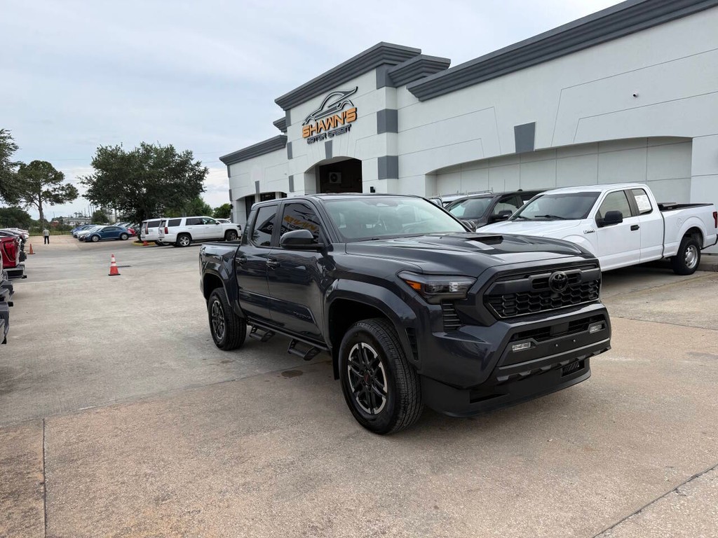 Toyota Tacoma Vehicle Full-screen Gallery Image 02