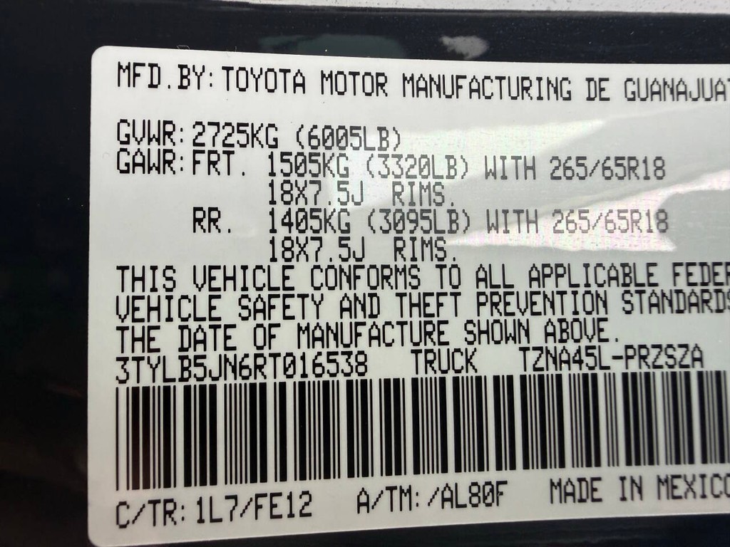 Toyota Tacoma Vehicle Full-screen Gallery Image 32