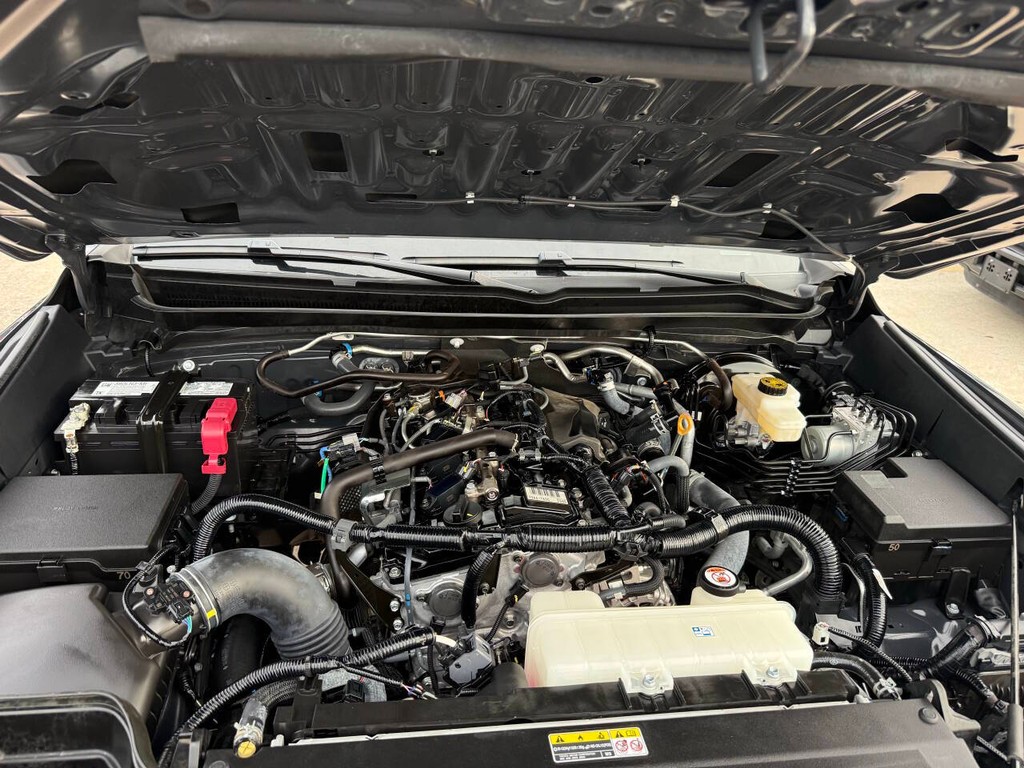 Toyota Tacoma Vehicle Full-screen Gallery Image 33
