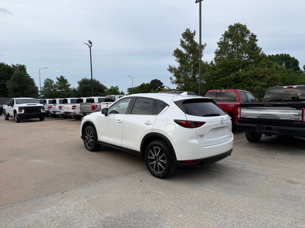 Mazda CX-5 Vehicle Full-screen Gallery Image 04