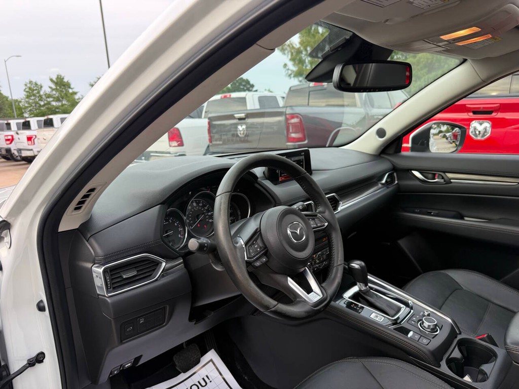 Mazda CX-5 Vehicle Full-screen Gallery Image 06