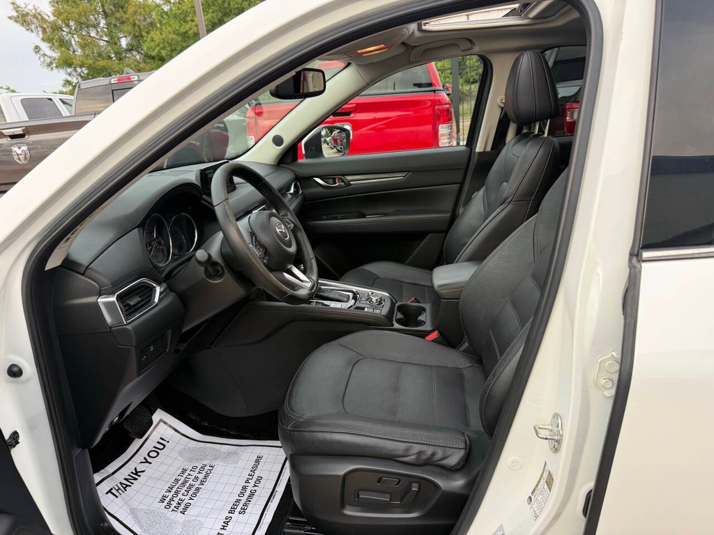 Mazda CX-5 Vehicle Full-screen Gallery Image 07