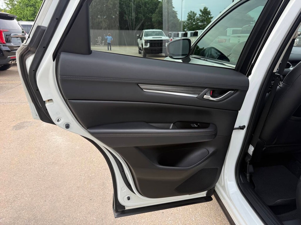 Mazda CX-5 Vehicle Full-screen Gallery Image 14