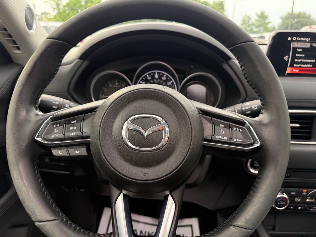 Mazda CX-5 Vehicle Full-screen Gallery Image 23