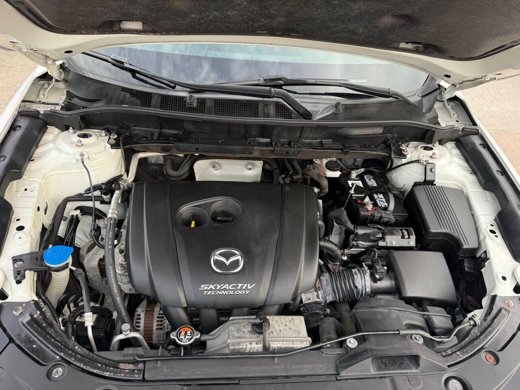 Mazda CX-5 Vehicle Full-screen Gallery Image 35