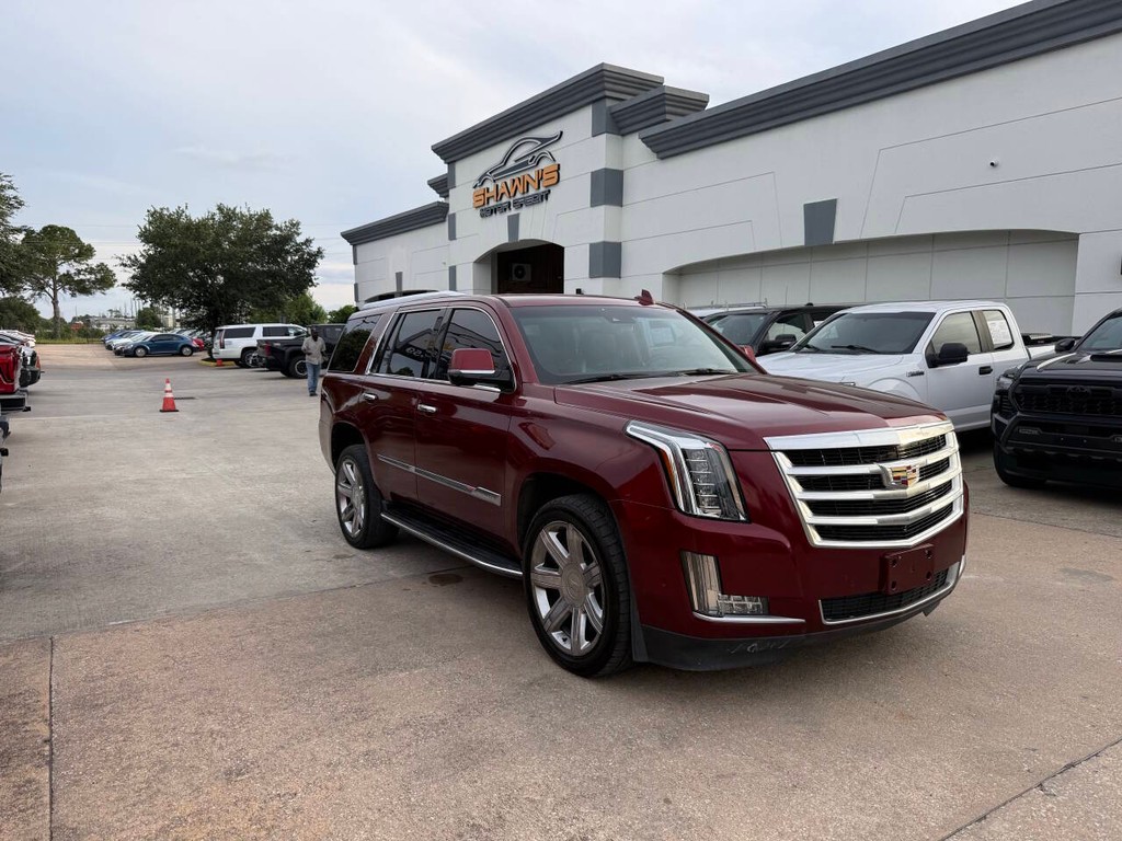 Cadillac Escalade Vehicle Full-screen Gallery Image 02