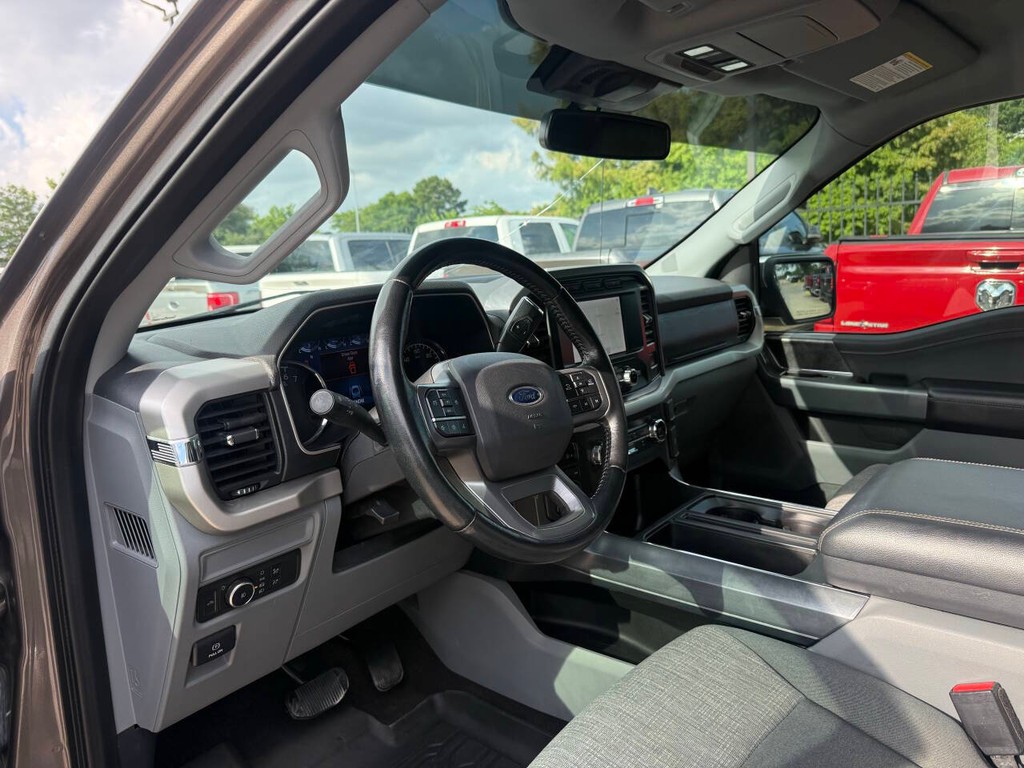 Ford F-150 Vehicle Full-screen Gallery Image 06
