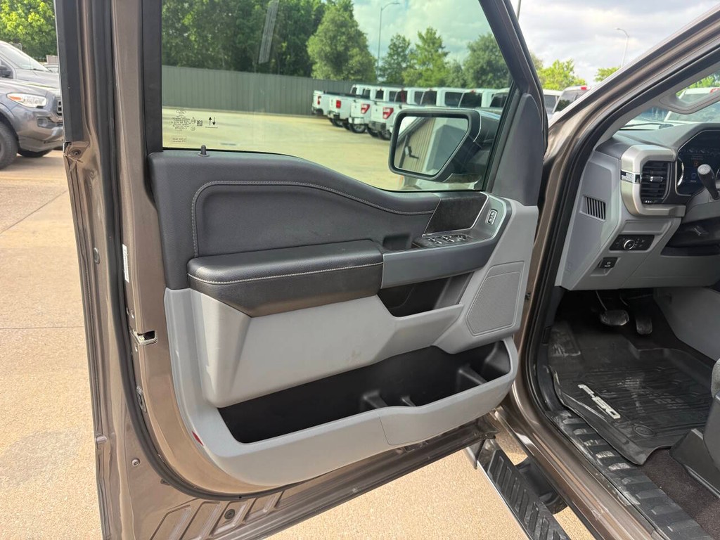 Ford F-150 Vehicle Full-screen Gallery Image 08