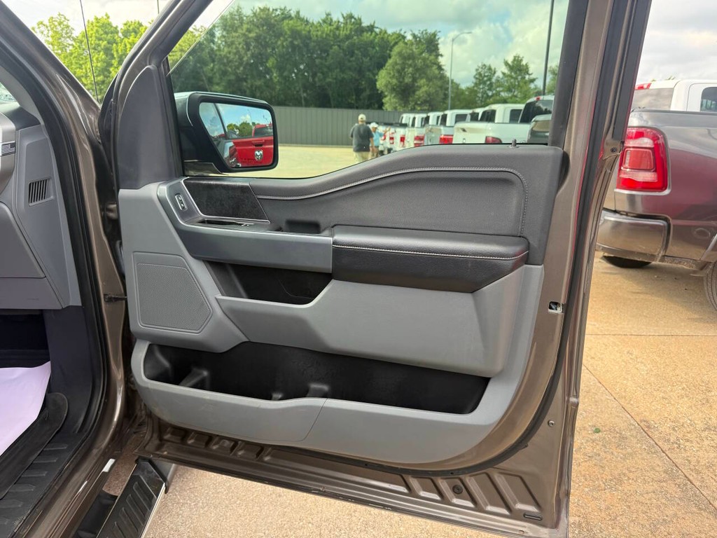 Ford F-150 Vehicle Full-screen Gallery Image 11