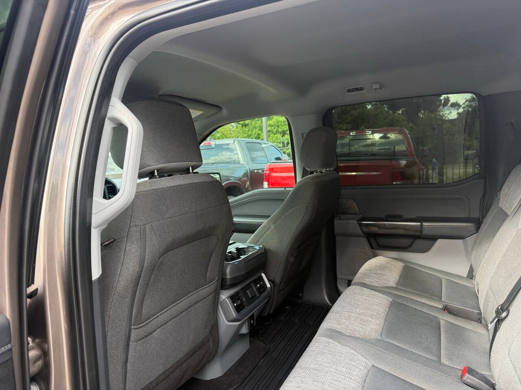 Ford F-150 Vehicle Full-screen Gallery Image 12