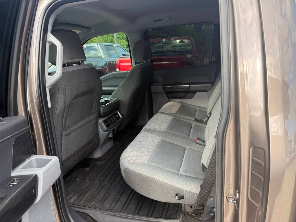Ford F-150 Vehicle Full-screen Gallery Image 13