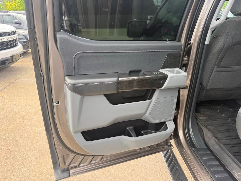 Ford F-150 Vehicle Full-screen Gallery Image 14