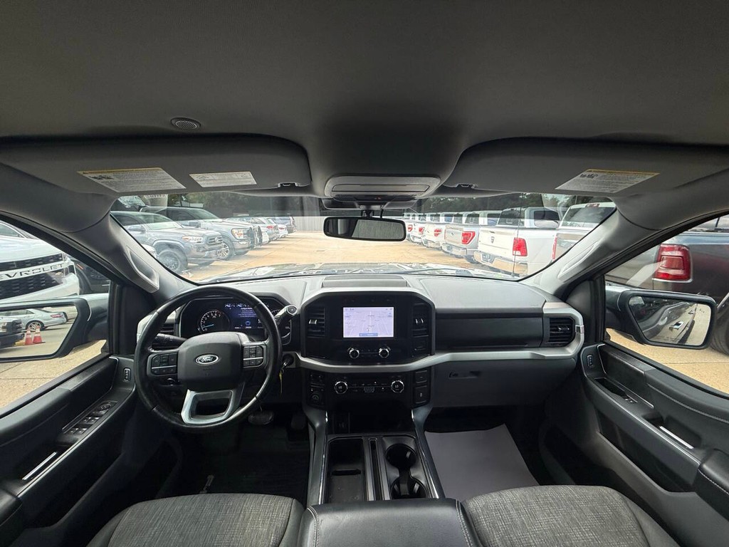 Ford F-150 Vehicle Full-screen Gallery Image 18