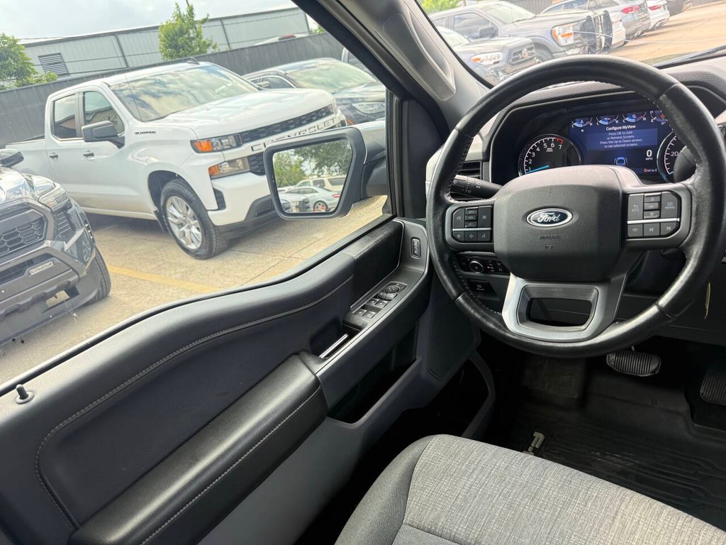 Ford F-150 Vehicle Full-screen Gallery Image 19