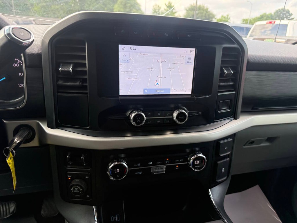Ford F-150 Vehicle Full-screen Gallery Image 24