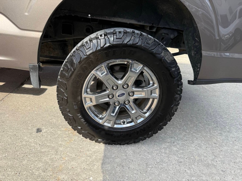 Ford F-150 Vehicle Full-screen Gallery Image 36