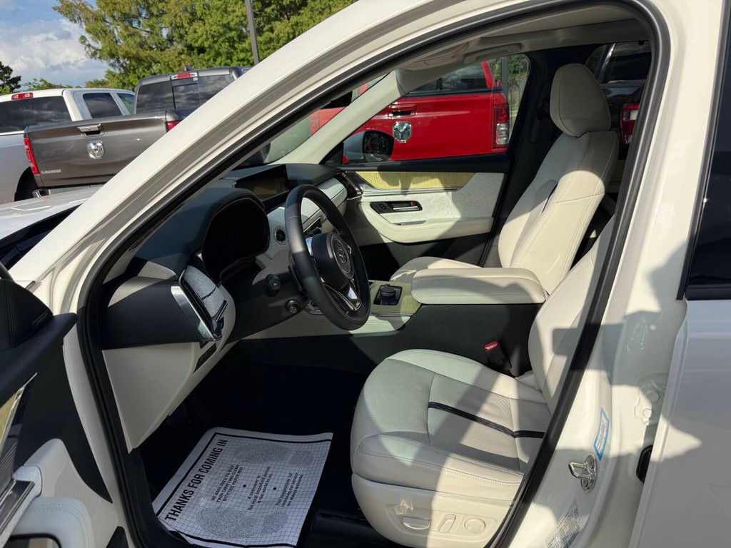 Mazda CX-90 Vehicle Full-screen Gallery Image 07