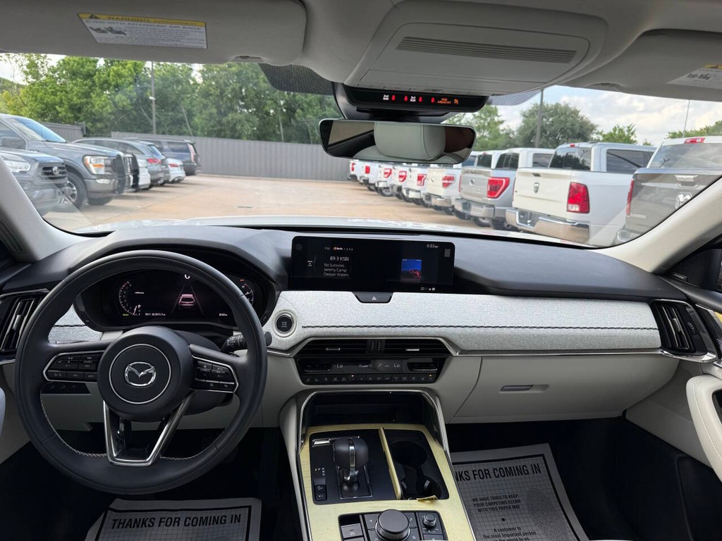 Mazda CX-90 Vehicle Full-screen Gallery Image 19