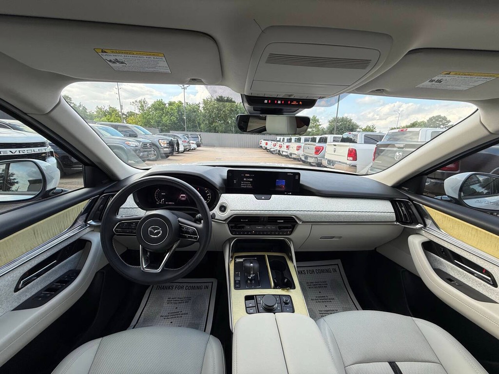 Mazda CX-90 Vehicle Full-screen Gallery Image 21
