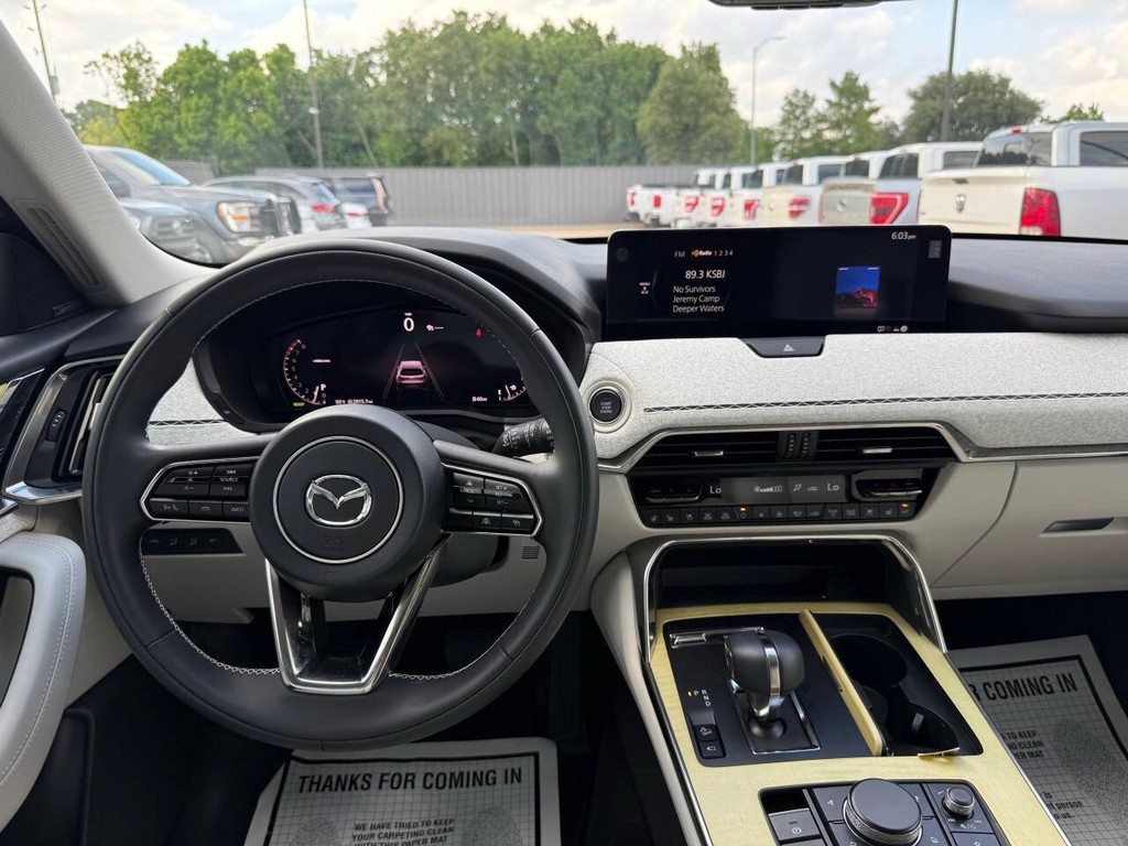 Mazda CX-90 Vehicle Full-screen Gallery Image 24