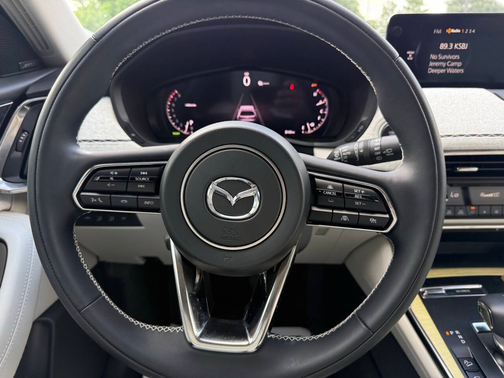 Mazda CX-90 Vehicle Full-screen Gallery Image 26