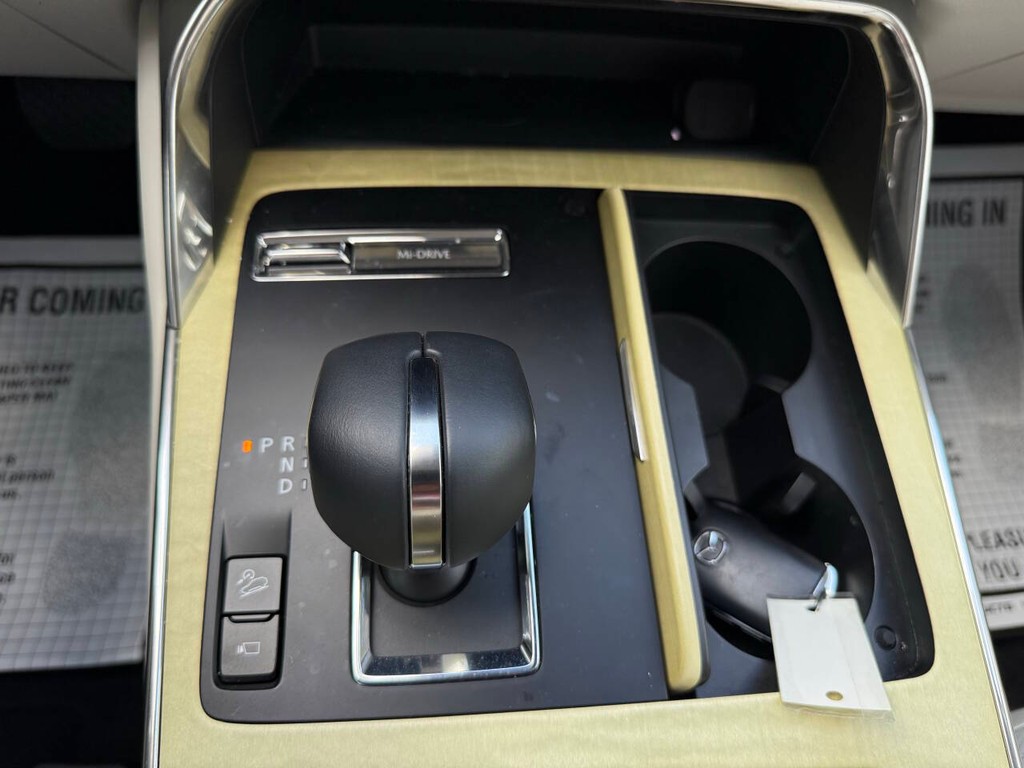 Mazda CX-90 Vehicle Full-screen Gallery Image 30