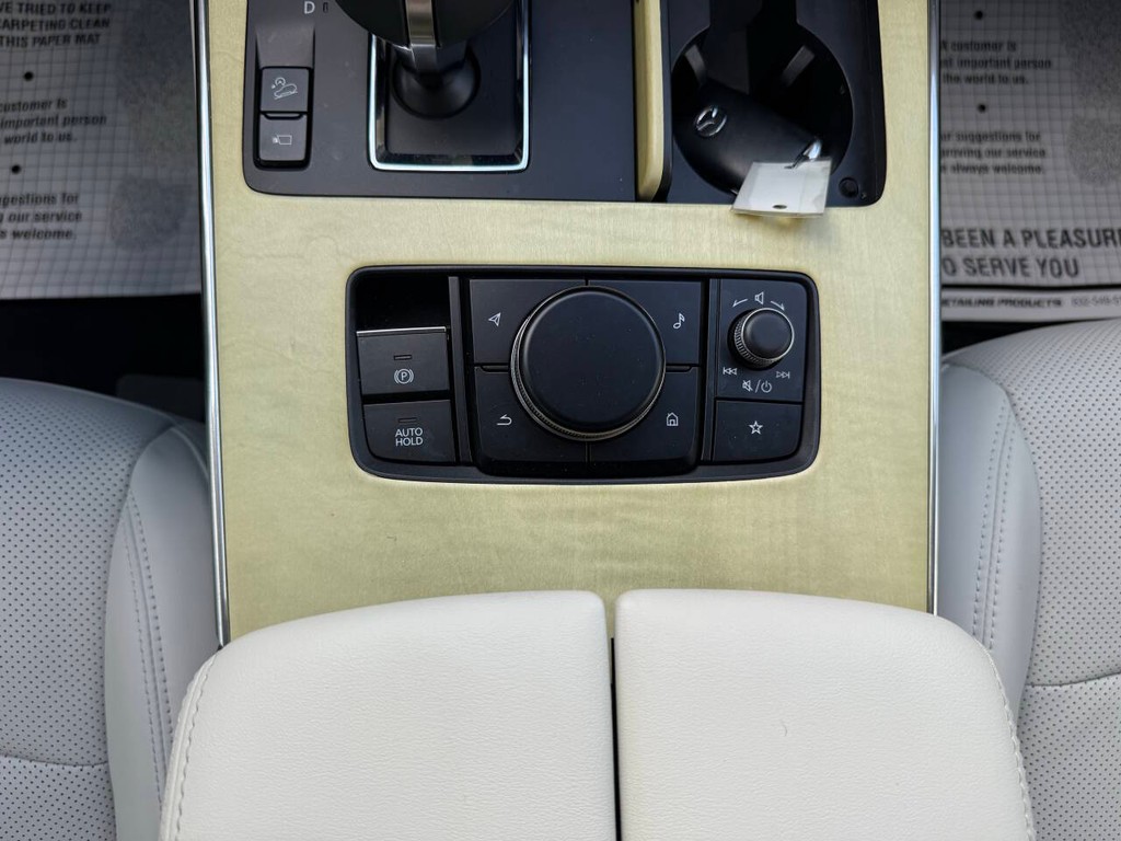 Mazda CX-90 Vehicle Full-screen Gallery Image 31