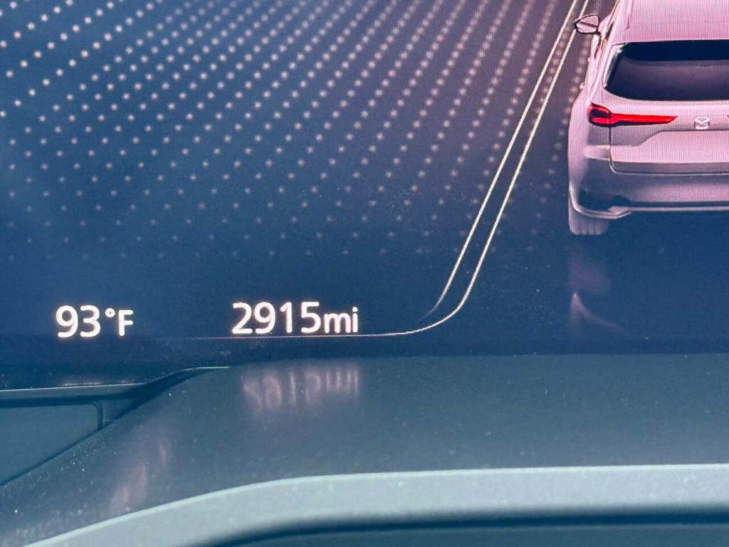 Mazda CX-90 Vehicle Full-screen Gallery Image 36