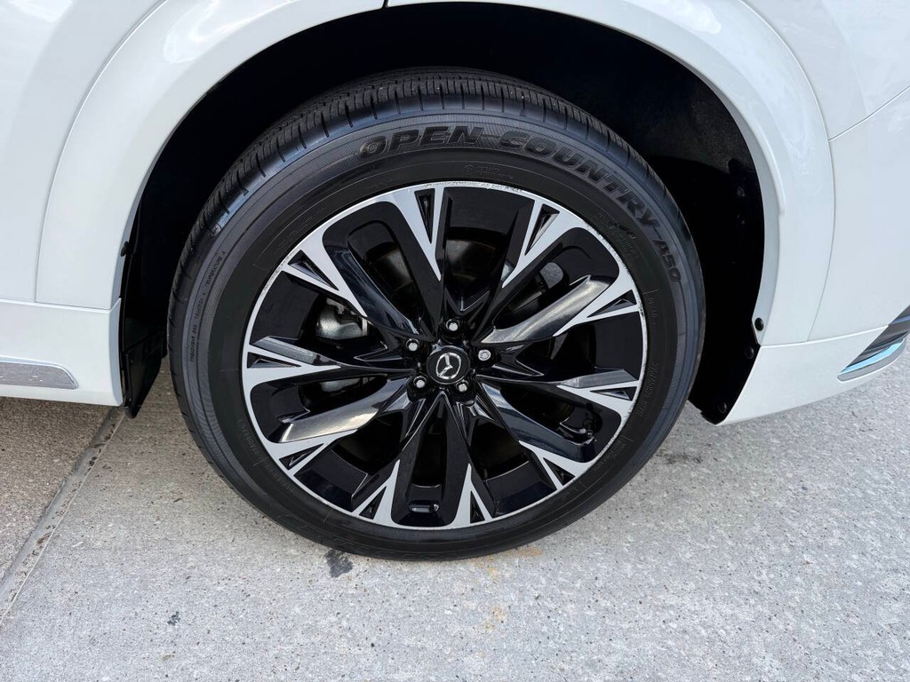 Mazda CX-90 Vehicle Full-screen Gallery Image 39