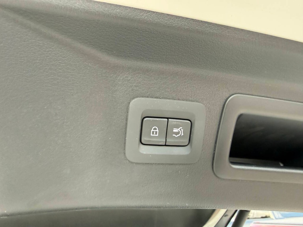 Mazda CX-90 Vehicle Full-screen Gallery Image 41