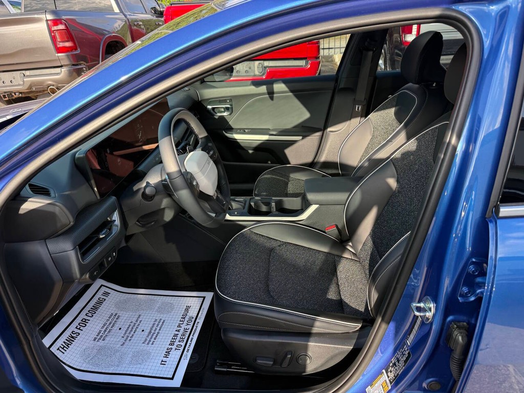 Kia K4 Vehicle Full-screen Gallery Image 07