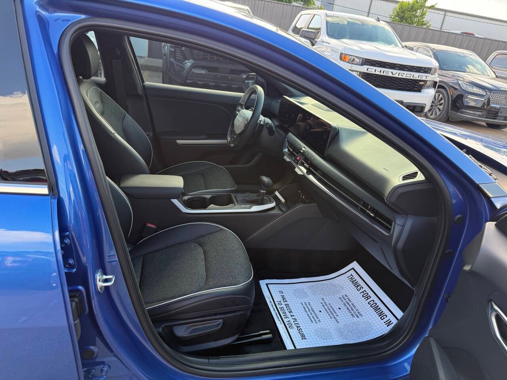 Kia K4 Vehicle Full-screen Gallery Image 10