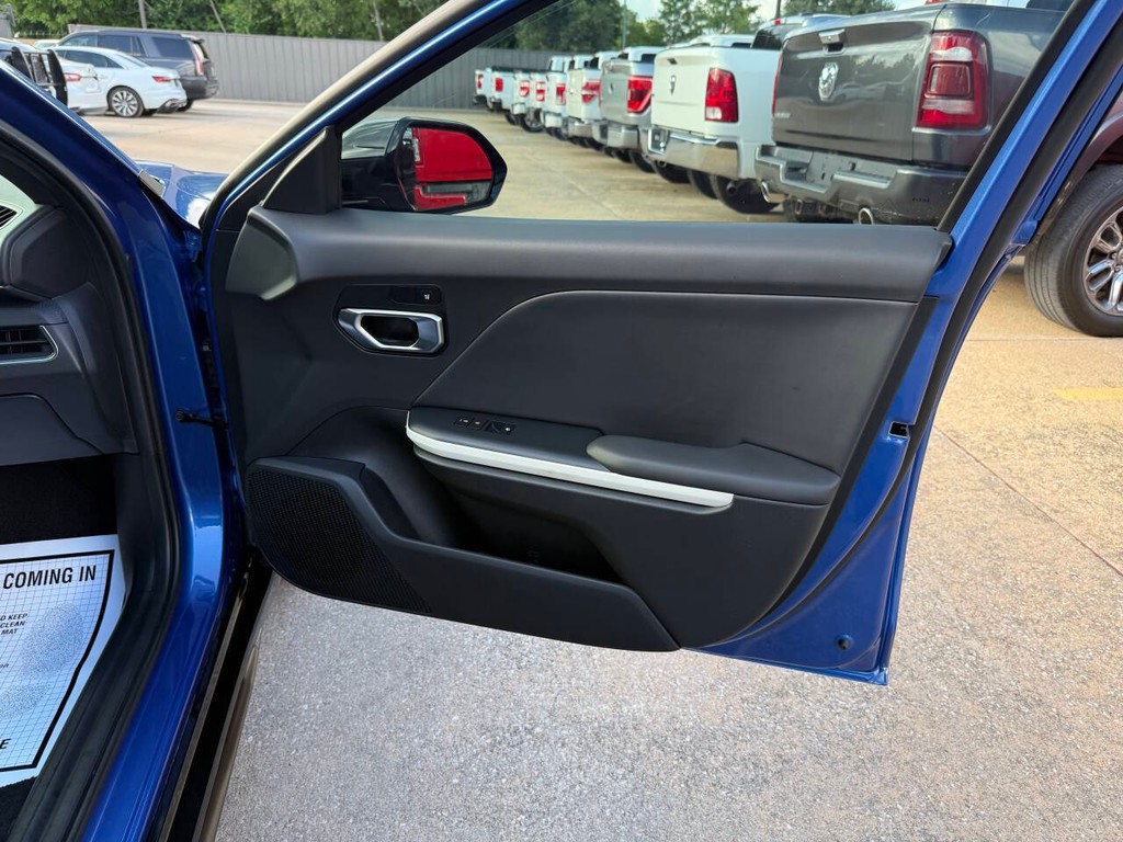 Kia K4 Vehicle Full-screen Gallery Image 11