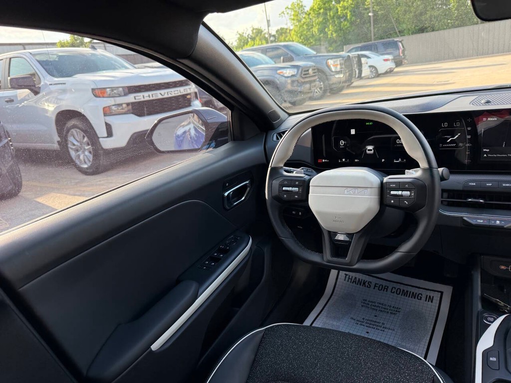 Kia K4 Vehicle Full-screen Gallery Image 19