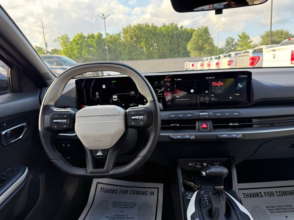Kia K4 Vehicle Full-screen Gallery Image 21