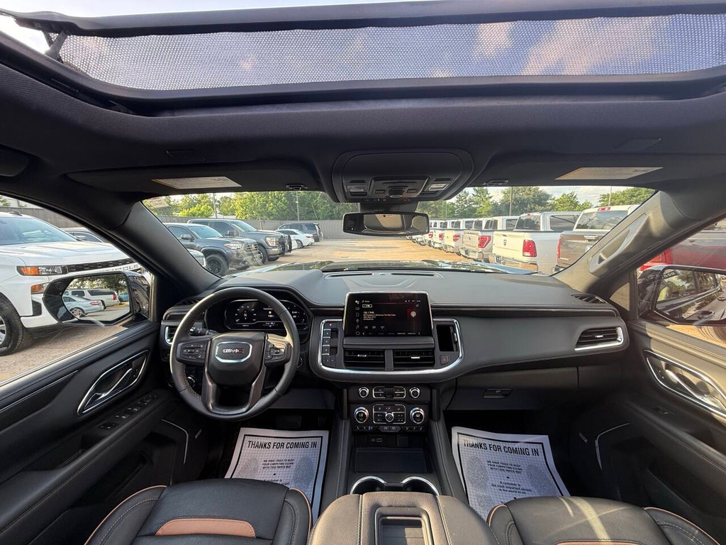 GMC Yukon Vehicle Full-screen Gallery Image 20