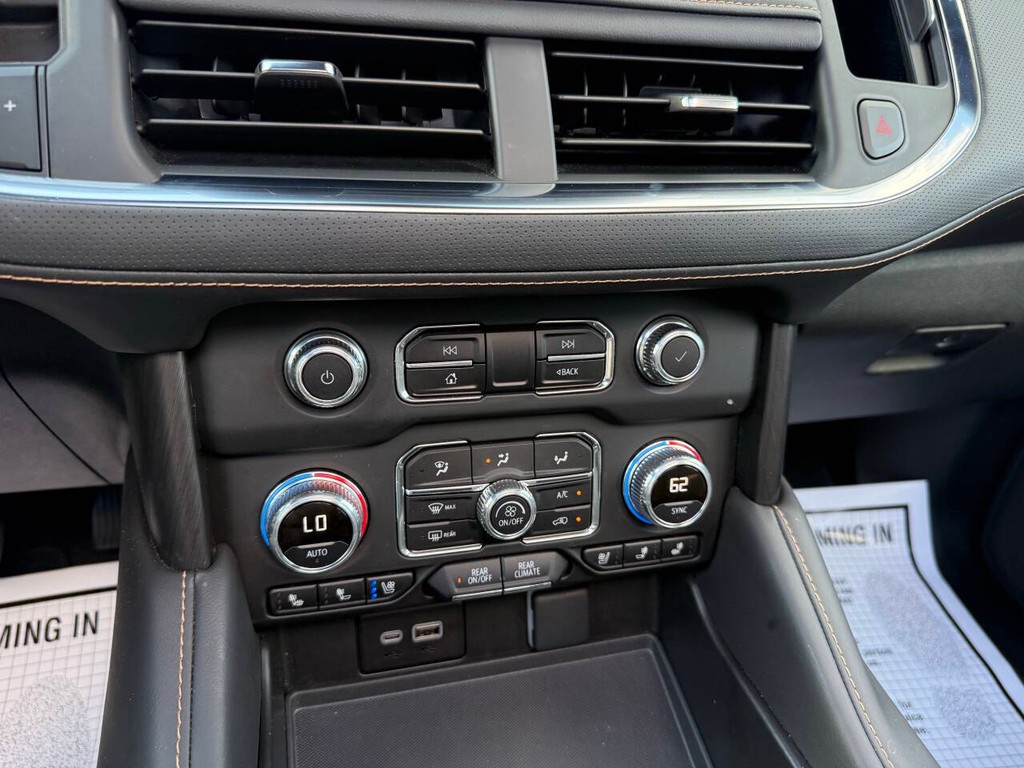 GMC Yukon Vehicle Full-screen Gallery Image 31
