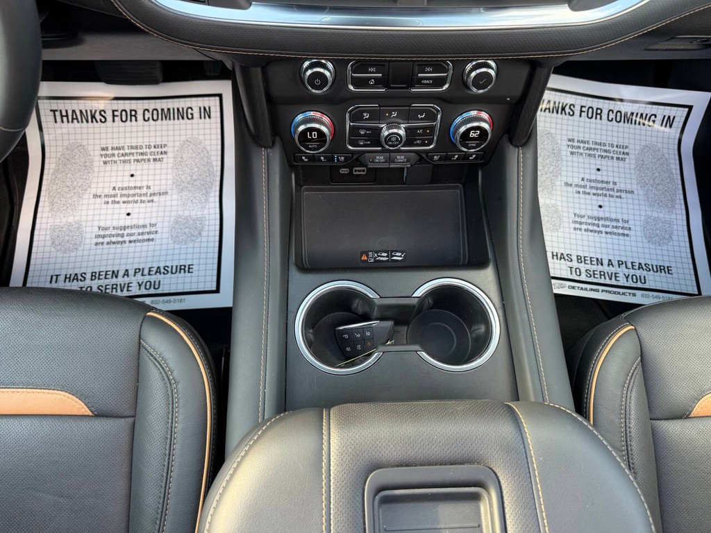 GMC Yukon Vehicle Full-screen Gallery Image 33