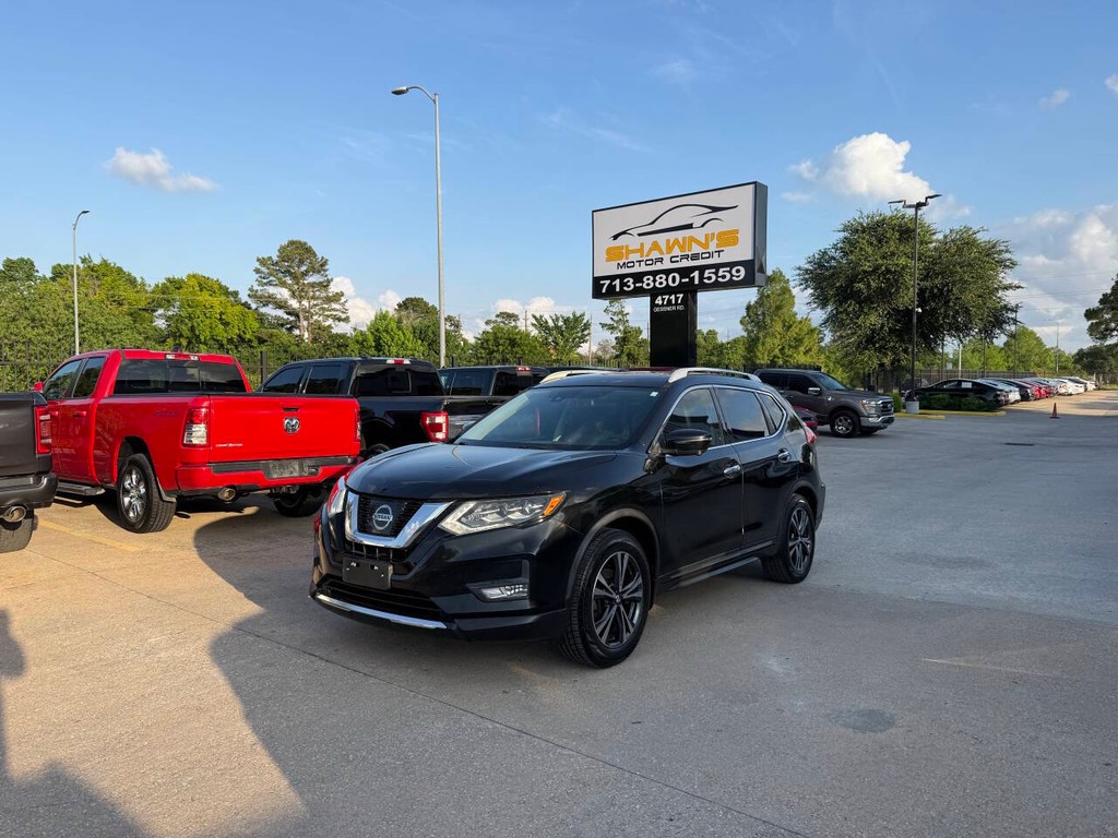 Nissan Rogue Vehicle Full-screen Gallery Image 03