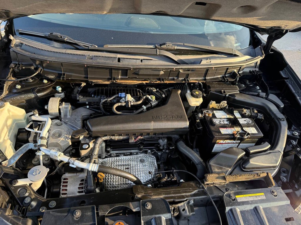 Nissan Rogue Vehicle Full-screen Gallery Image 33