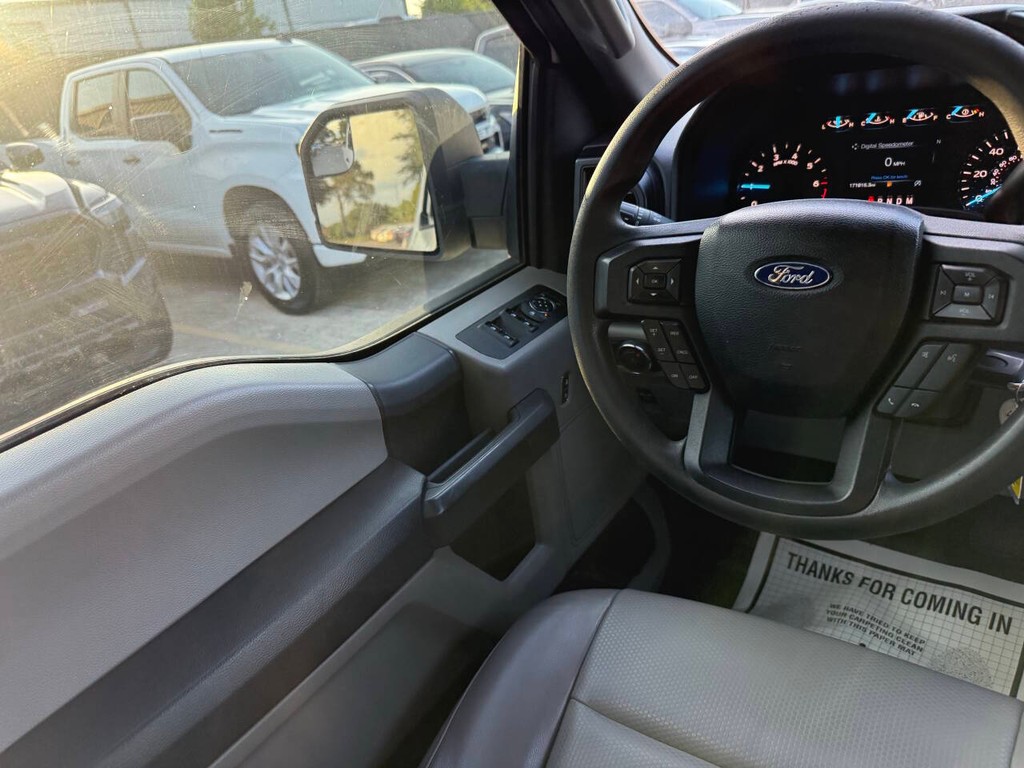 Ford F-150 Vehicle Full-screen Gallery Image 19