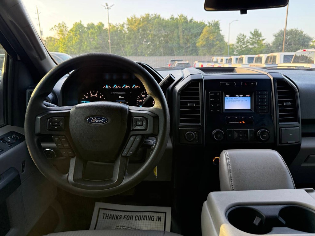 Ford F-150 Vehicle Full-screen Gallery Image 20