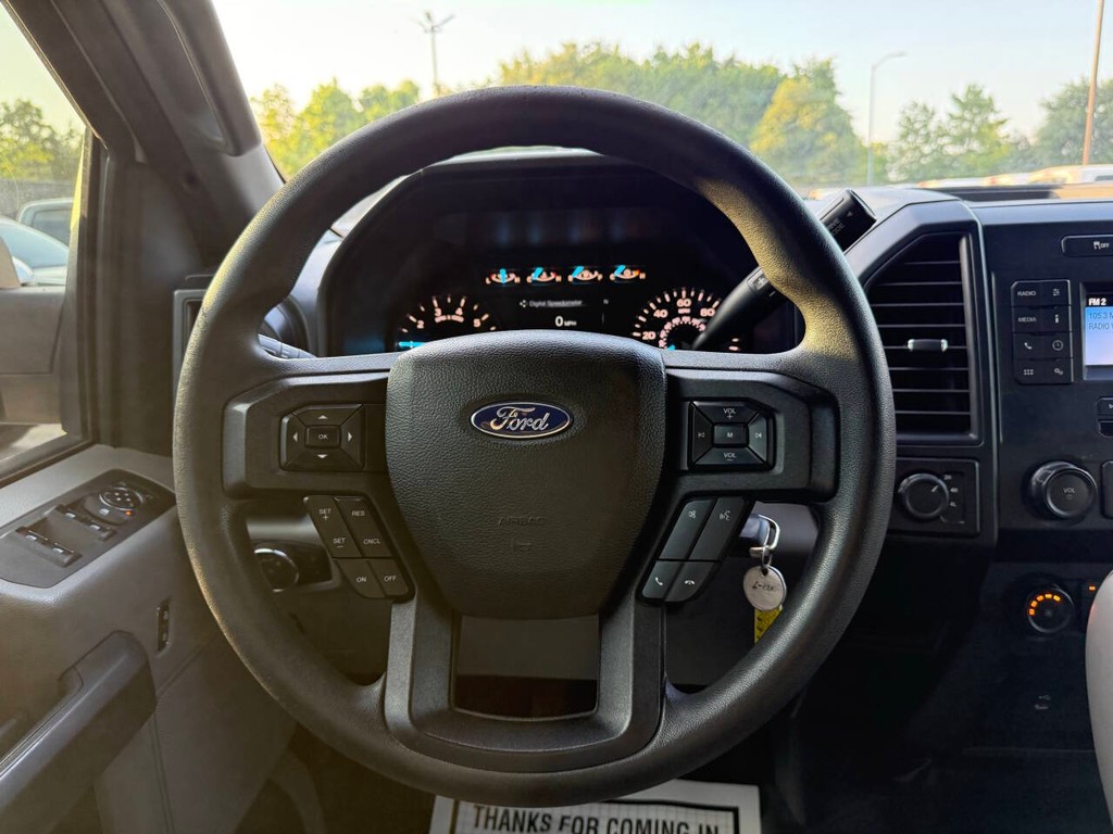 Ford F-150 Vehicle Full-screen Gallery Image 22