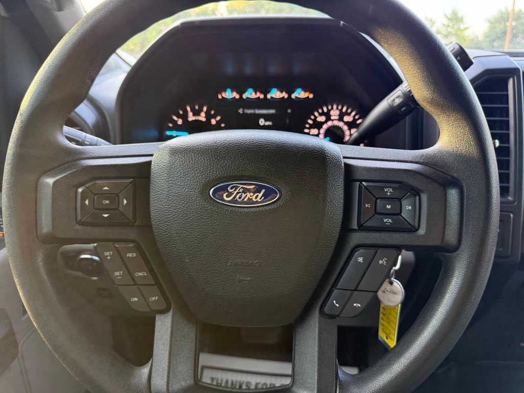 Ford F-150 Vehicle Full-screen Gallery Image 23