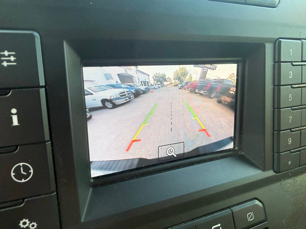 Ford F-150 Vehicle Full-screen Gallery Image 26