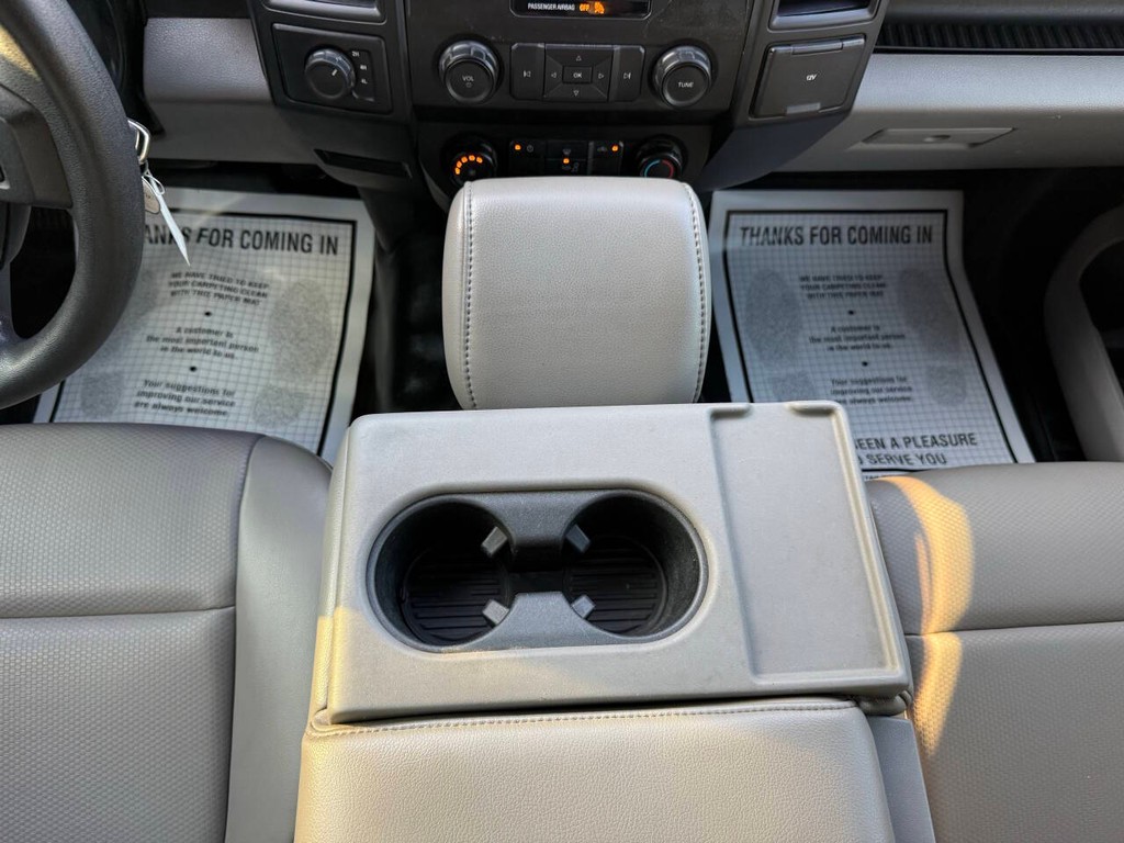 Ford F-150 Vehicle Full-screen Gallery Image 30