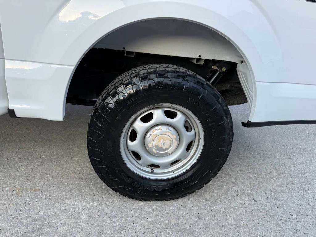 Ford F-150 Vehicle Full-screen Gallery Image 36