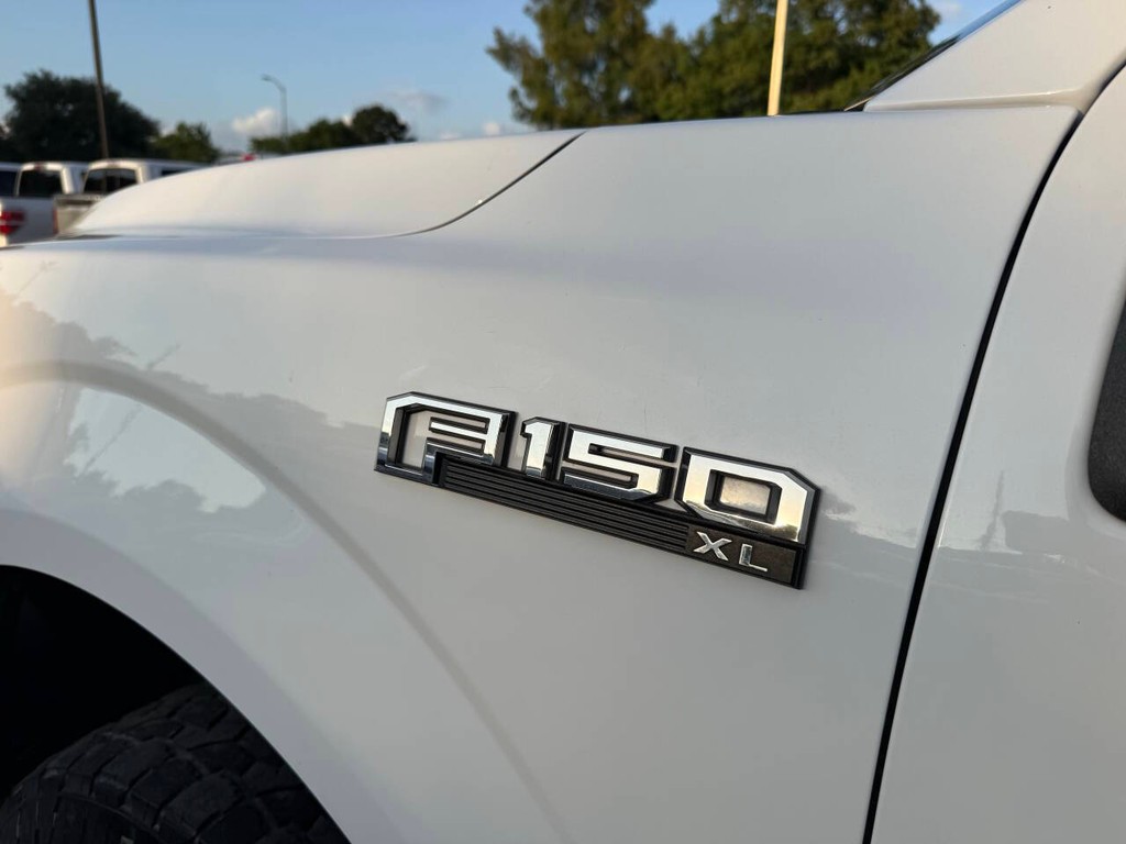 Ford F-150 Vehicle Full-screen Gallery Image 37