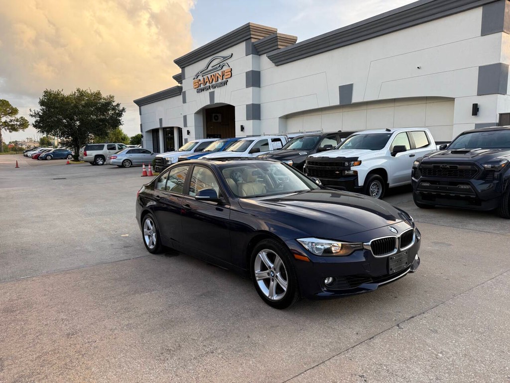 BMW 3 Series Vehicle Full-screen Gallery Image 02