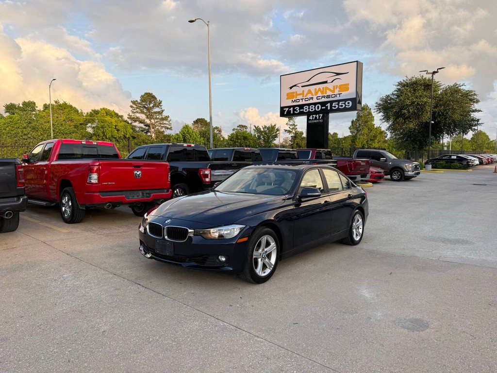 BMW 3 Series Vehicle Full-screen Gallery Image 03